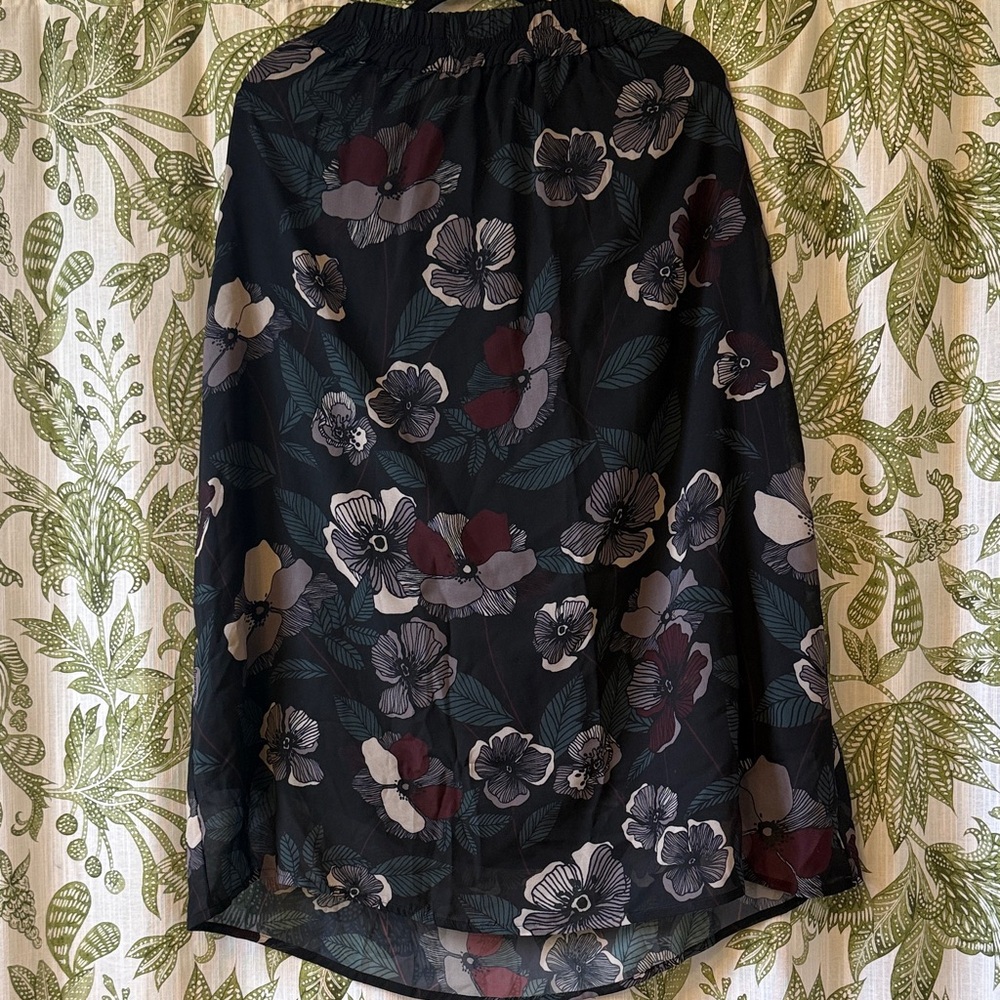 Like New Noonday Collection Black Floral Midi Skirt